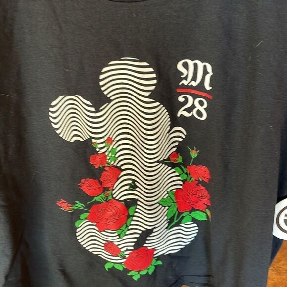 NWT Disney colllab with Neff Mickey Mouse woman’s tee shirt - Picture 3 of 9